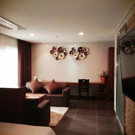 Reve Business Hotel Jeju by Eksteriør bilde