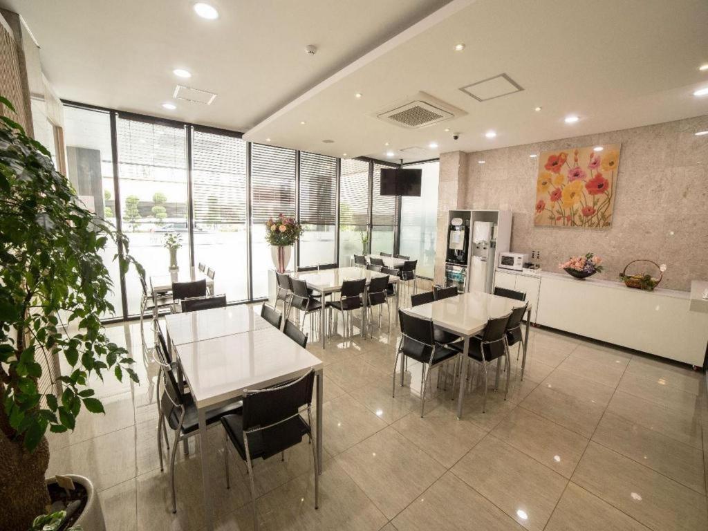 Reve Business Hotel Jeju by Eksteriør bilde