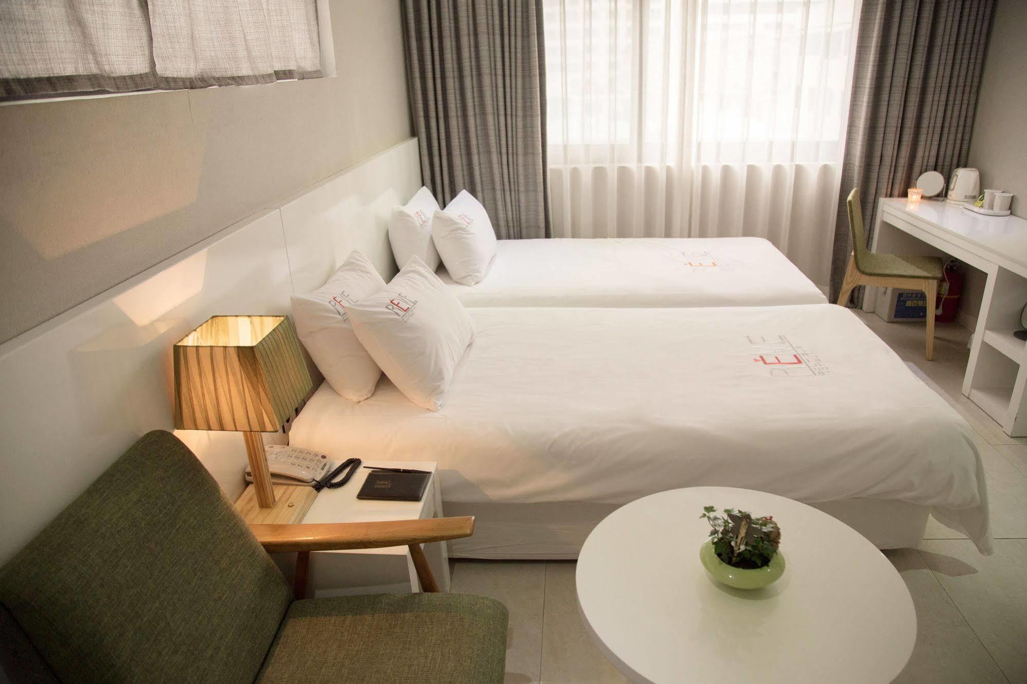 Reve Business Hotel Jeju by Eksteriør bilde