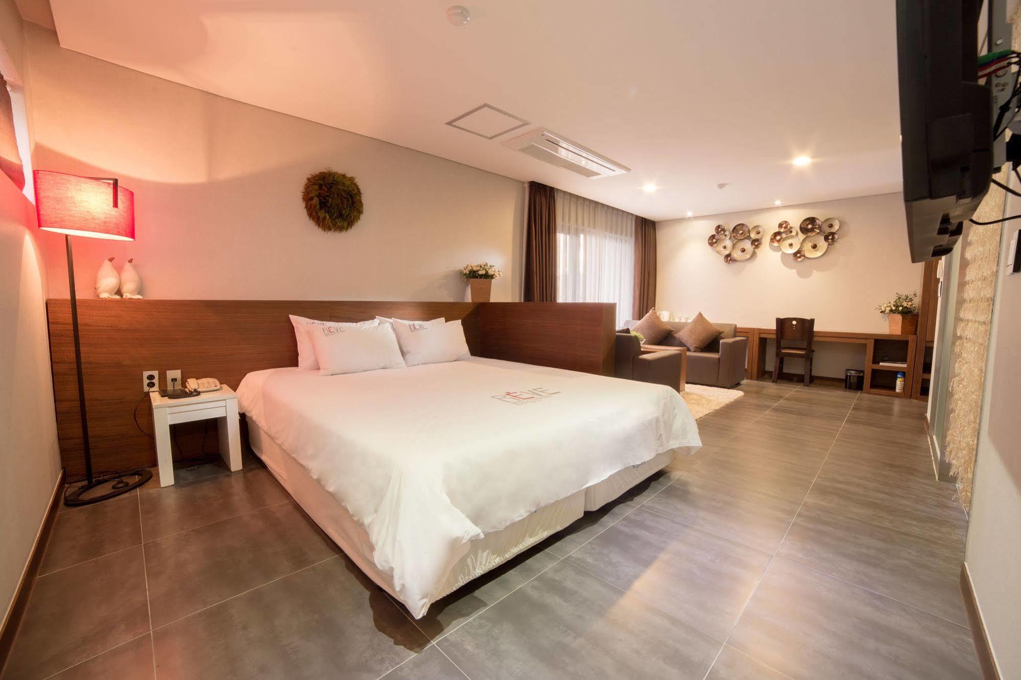 Reve Business Hotel Jeju by Eksteriør bilde