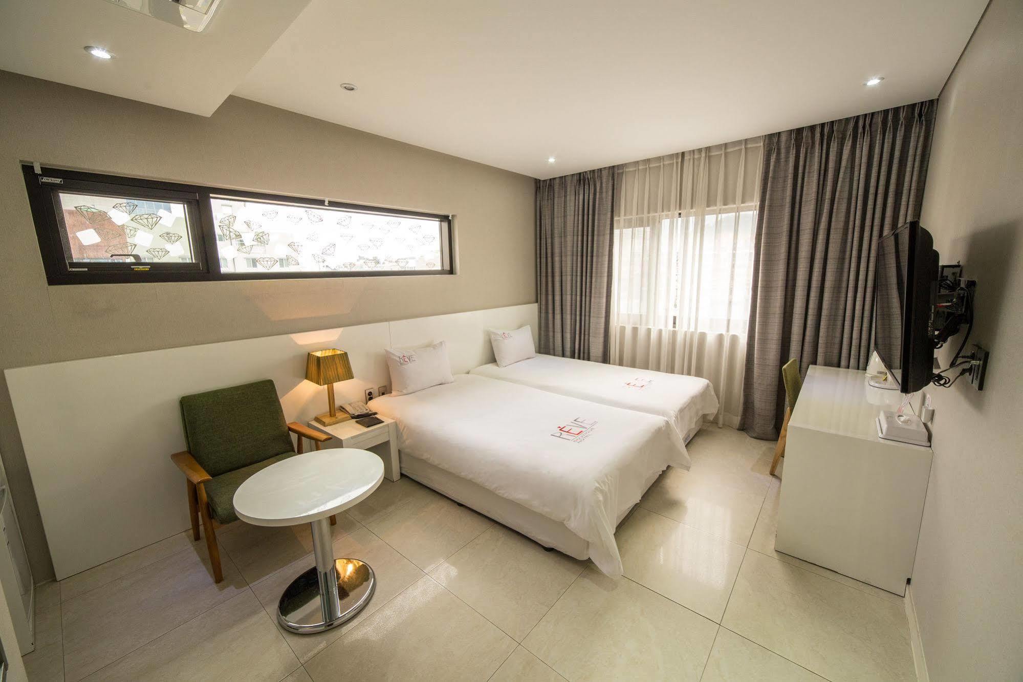 Reve Business Hotel Jeju by Eksteriør bilde